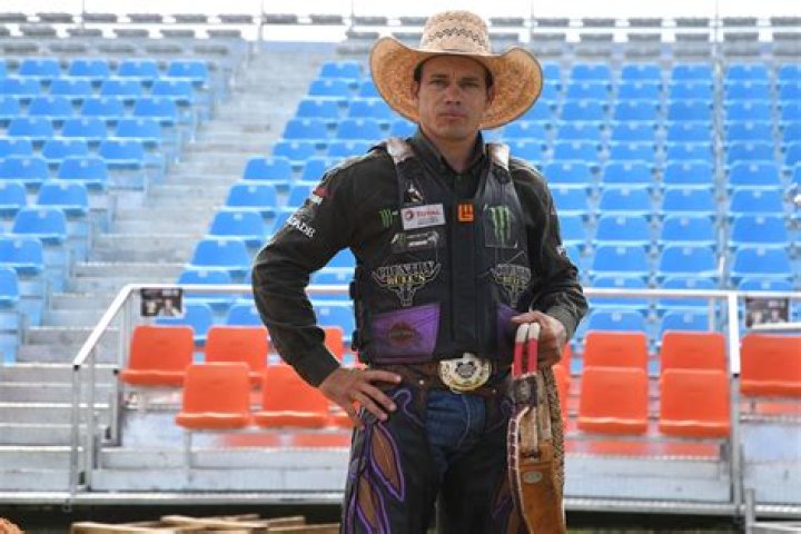 Adriano Moraes (Bull Rider) - Age, Birthday, Bio, Facts, Family, Net Worth, Height & More
