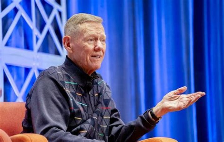Alan Mulally (Emprendedor) - Edad, cumpleaños, biografía, hechos, familia, patrimonio neto, altura y más