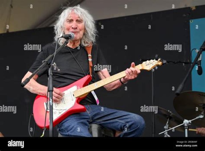Albert Lee (Guitarist) - Age, Birthday, Bio, Facts, Family, Net Worth, Height & More