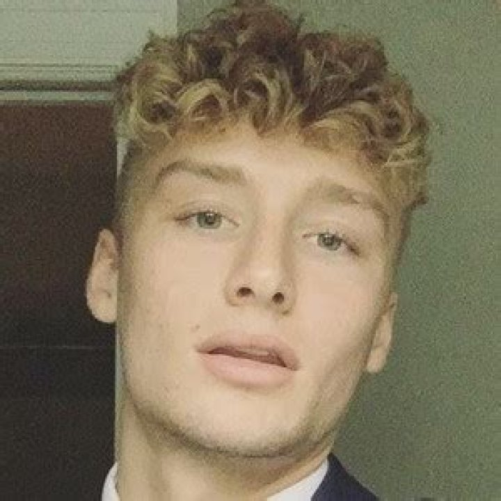 Alex Sedlak (TikTok Star) - Age, Birthday, Bio, Facts, Family, Net Worth, Height & More