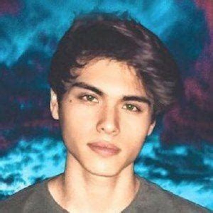 Alex Stokes (Instagram Star) - Age, Birthday, Bio, Facts, Family, Net Worth, Height & More