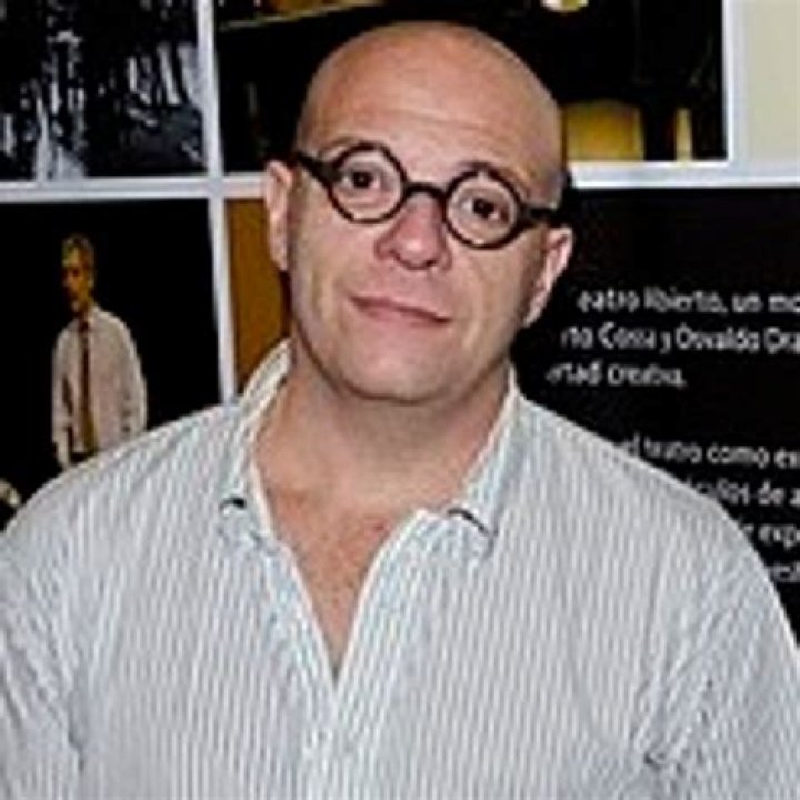 Alexander Ospina (Comediante) - Edad, cumpleaños, biografía, hechos, familia, patrimonio neto, altura y más