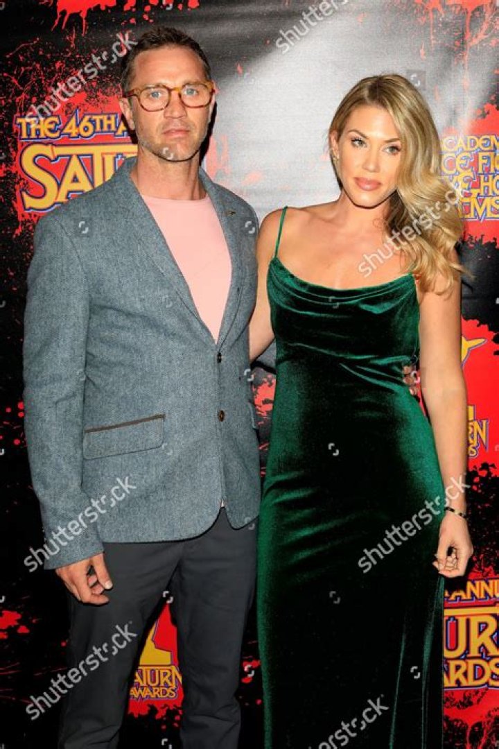 All About Dawni Sahanovitch, Devon Sawa’s Wife