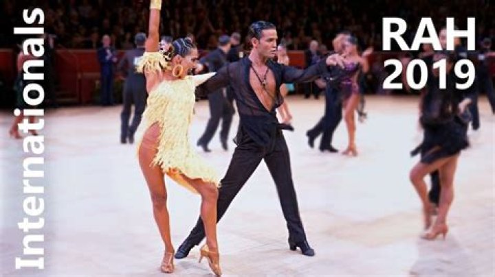 Andra Vaidilaite (Dancer) - Age, Birthday, Bio, Facts, Family, Net Worth, Height & More