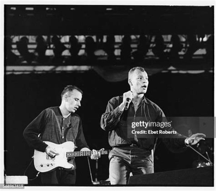 Andy Cox (Guitarist) - Age, Birthday, Bio, Facts, Family, Net Worth, Height & More