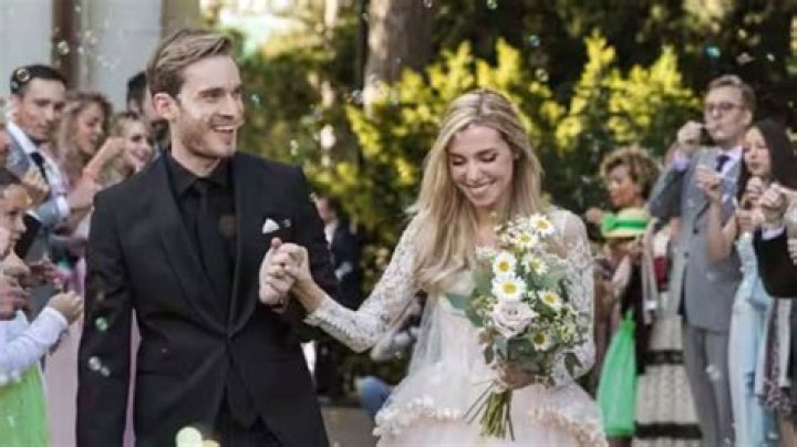 Anna Kjellberg Biography, Age, Height, Husband, Net Worth, Family