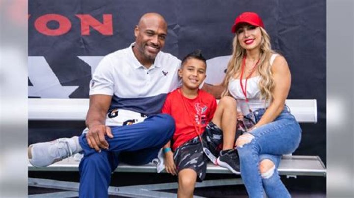 Anthony Weaver Biography, Age, Height, Wife, Net Worth, Family