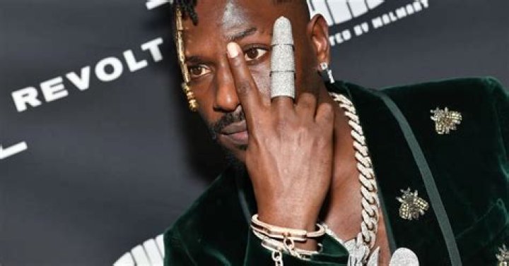 Antonio Brown Gets Backlash From Mac Miller Fans For "Insensitive" Photo