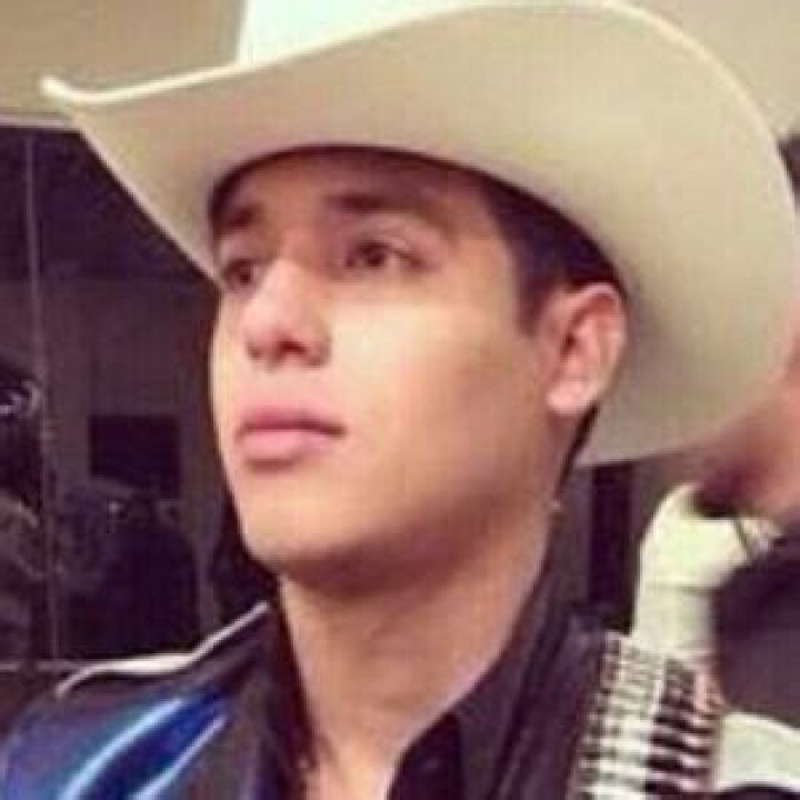 Ariel Camacho (Cantante de Música Mundial) - Edad, cumpleaños, biografía, hechos, familia, patrimonio neto, altura y más