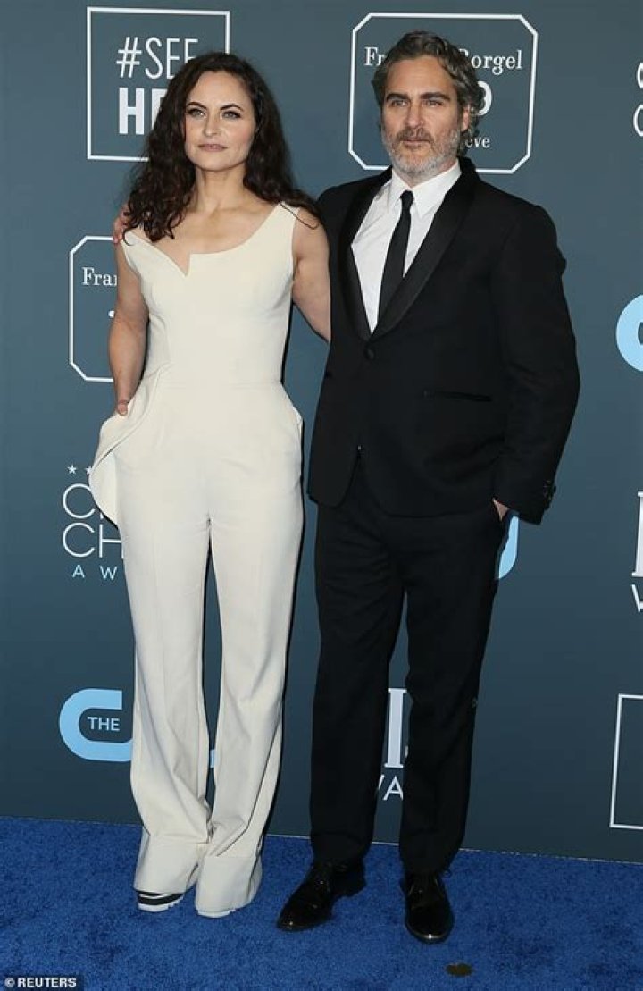 Arlyn Phoenix (Family Member) - Age, Birthday, Bio, Facts, Family, Net Worth, Height & More