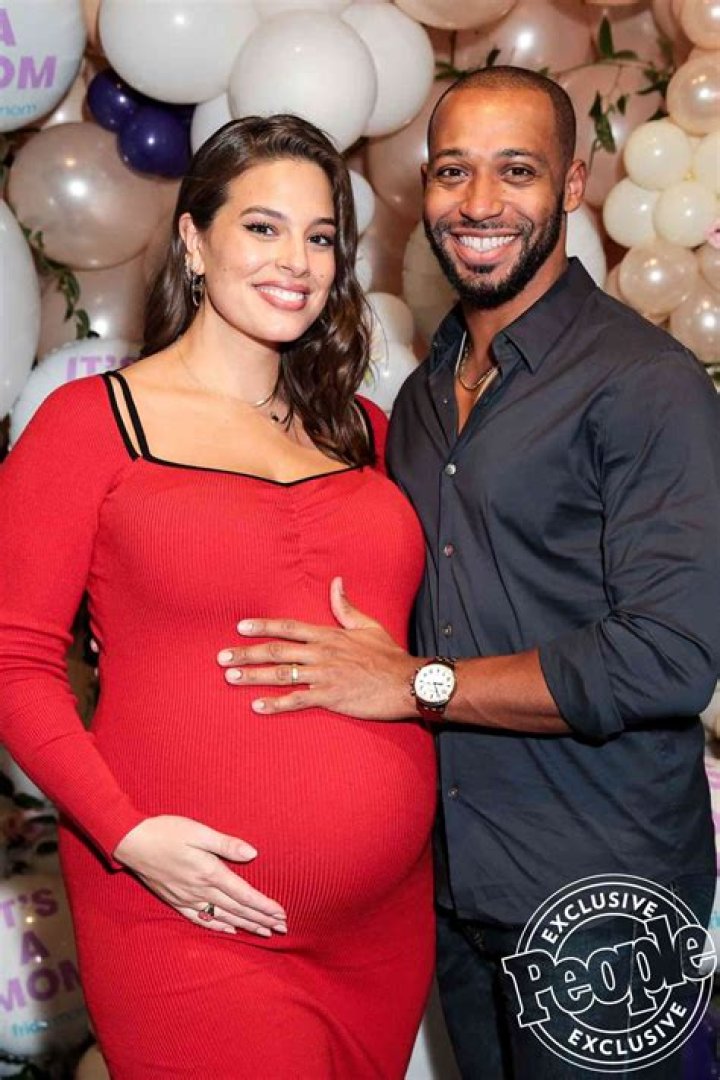 Ashley Graham Pregnant, Expecting Baby No. 2 With Husband Justin Ervin: ‘Surprise’