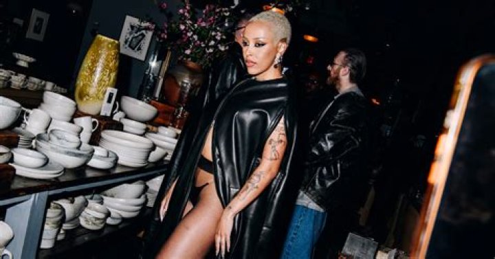 Azealia Banks Pops Off On Doja Cat During Instagram Live Rant