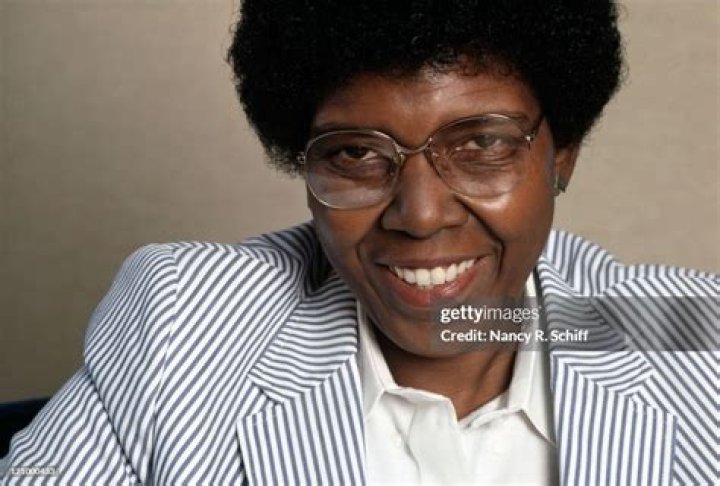 Barbara Jordan (Politician) - Age, Birthday, Bio, Facts, Family, Net Worth, Height & More