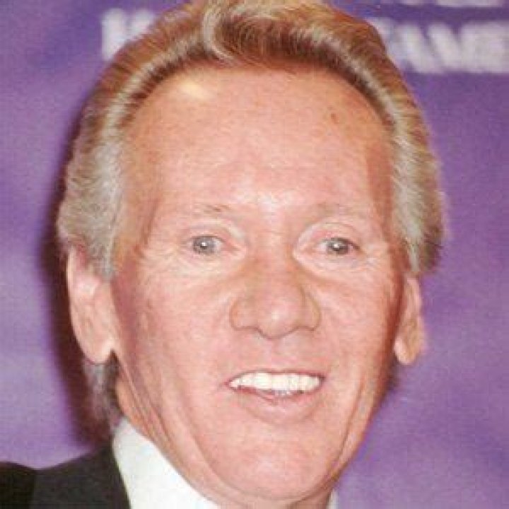 Bill Medley (Soul Singer) - Age, Birthday, Bio, Facts, Family, Net Worth, Height & More