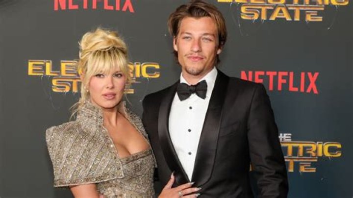 Bonnie Crombie Biography, Age, Height, Husband, Net Worth, Family