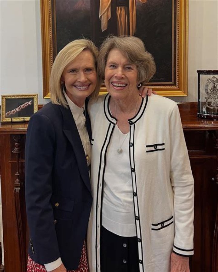 Bonnie H. Cordon Biography, Age, Height, Husband, Net Worth, Family