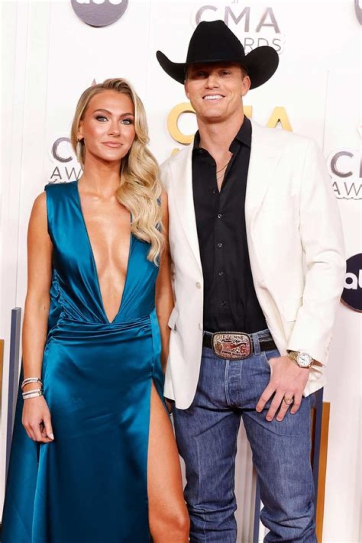 Borja Prado Biography, Age, Height, Wife, Net Worth, Family