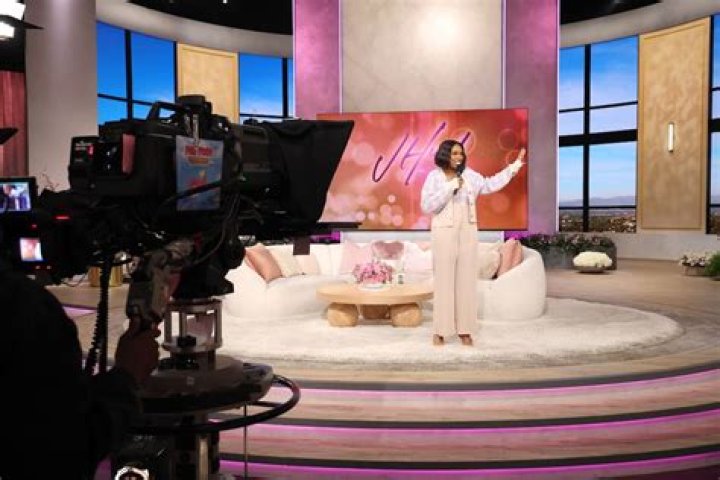 Branded ContentCamera Ready! Behind The Scenes With A Celebrity Makeup Artist