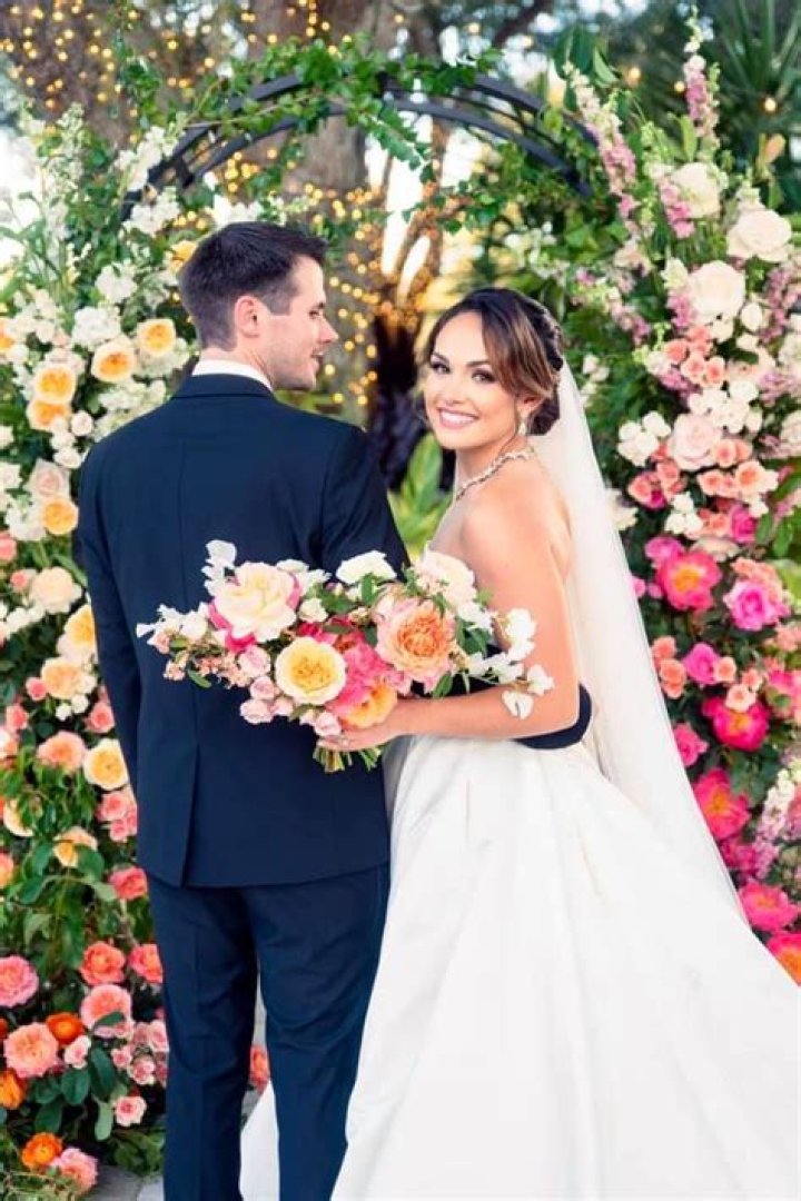 Brenna Weick NBC2 News, Bio, Wiki, Age, Height, Husband, Married, Wedding, Salary and Net worth