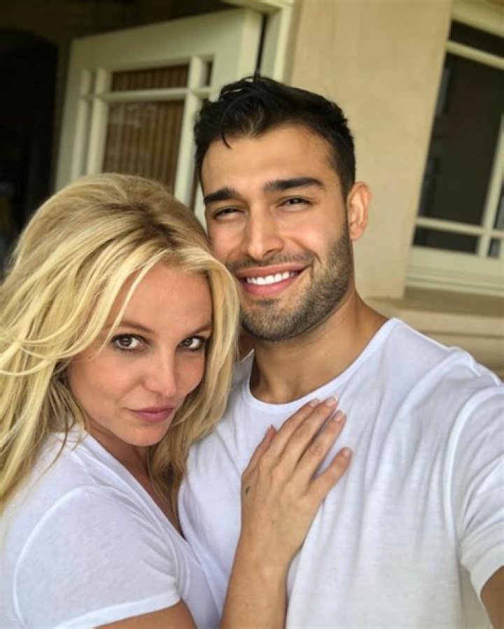 Britney Spears Gushes About Her Hot Boyfriend in Sweet Insta Post: ‘I Love This Man’