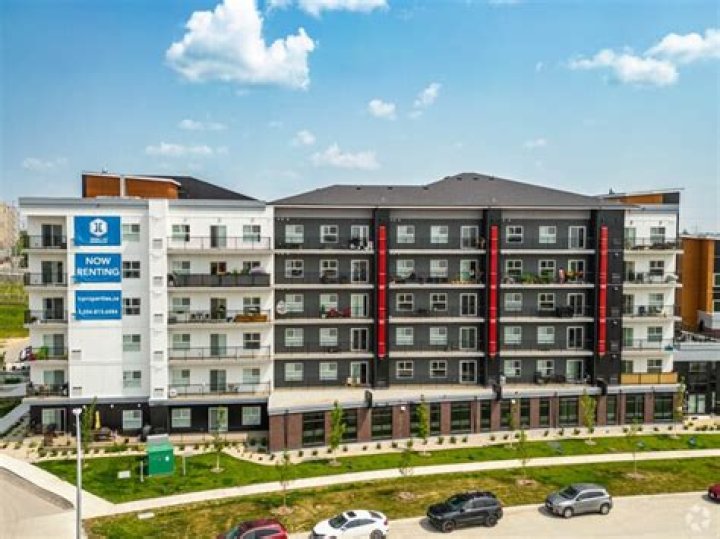 Can people scam on apartments com?