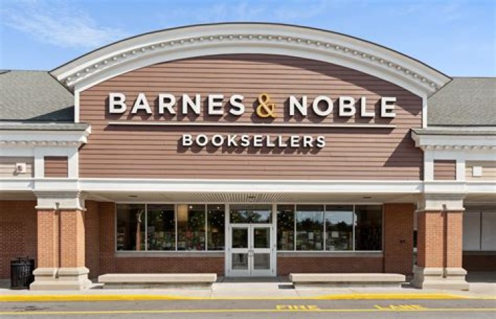 Can you pay with cash at Barnes and Noble?