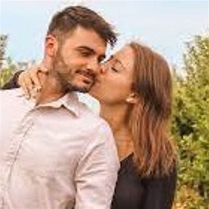 Carlo and Sarah Carlo (TikTok Star) - Age, Birthday, Bio, Facts, Family, Net Worth, Height & More