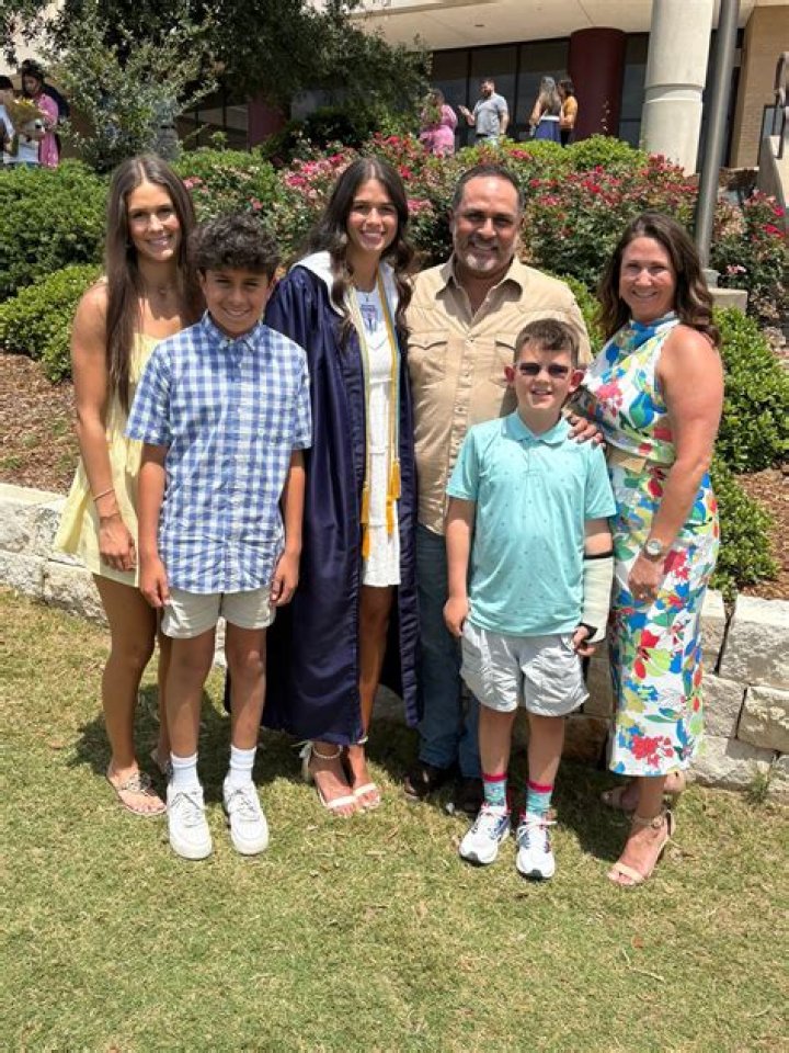 Carol Alvarado Biography, Age, Height, Husband, Net Worth, Family