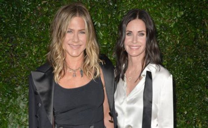 Cast of ‘Friends’ Relationship Statuses: Who Are Jennifer Aniston, Courteney Cox and More Stars Dating?