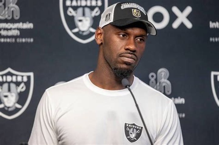 Chandler Jones Sparks More Concern After Bizarre Livestream