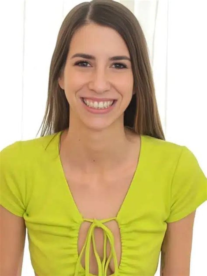 Charlotte Sands WIki, Biography, Age Height, Instagram, Boyfriend, Net Worth