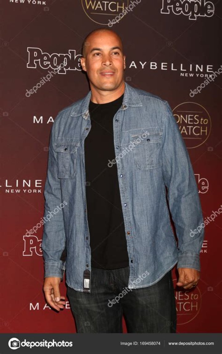 Coby Bell (TV Actor) - Age, Birthday, Bio, Facts, Family, Net Worth, Height & More