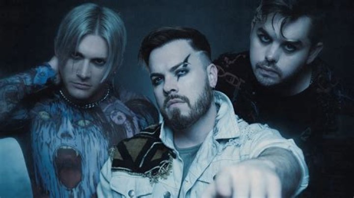 Cody Carson (Punk Singer) - Age, Birthday, Bio, Facts, Family, Net Worth, Height & More