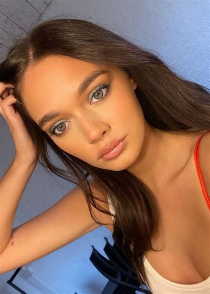 Daisy Tomlinson Height, Weight, Net Worth, Age, Birthday, Wikipedia, Who, Nationality, Biography