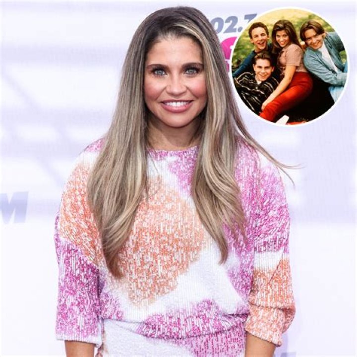 Danielle Fishel Says ‘Boy Meets World’ ‘Lacked’ Body Positivity After Revealing Diet of Lettuce, Laxatives