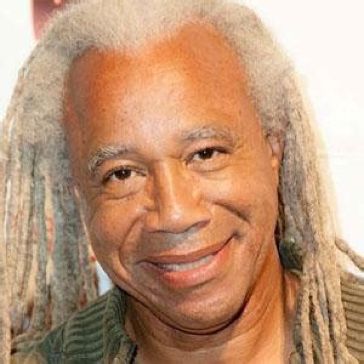 Dave Fennoy (Voice Actor) - Age, Birthday, Bio, Facts, Family, Net Worth, Height & More