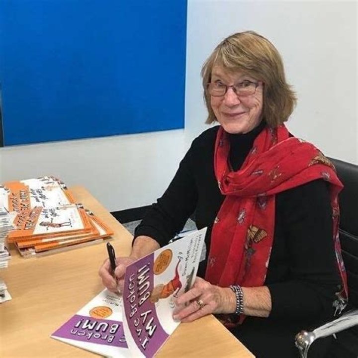 Dawn McMillan biografía, edad, altura, esposa, net worth, familia