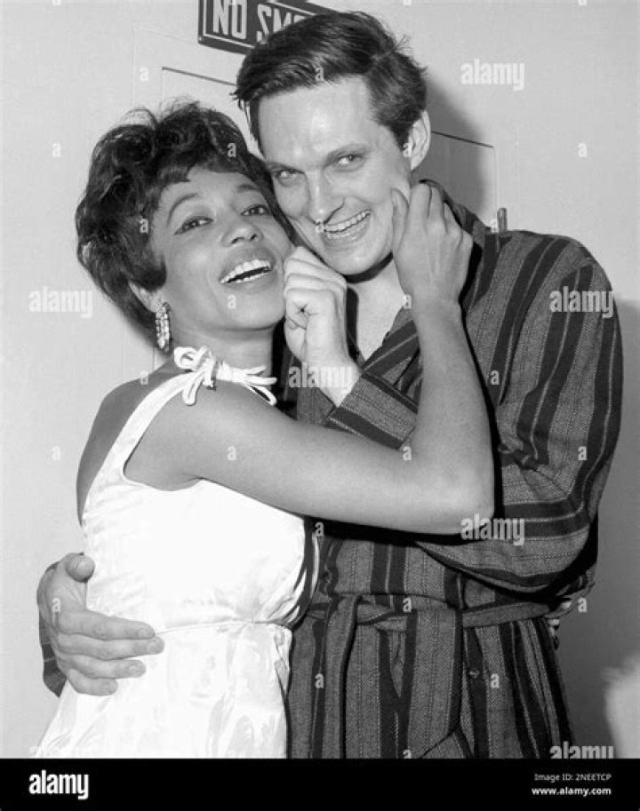 Diana Sands (Stage Actress) - Age, Birthday, Bio, Facts, Family, Net Worth, Height & More