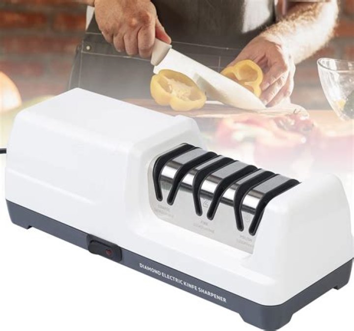 Do professional chefs use electric knife sharpeners?