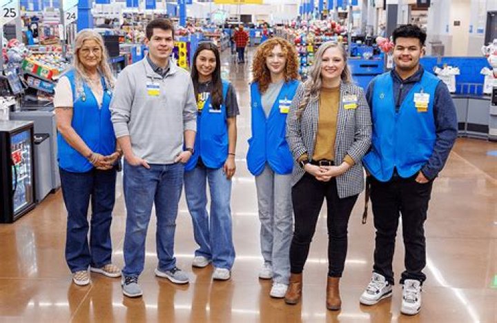 Do Walmart employees get car discounts?