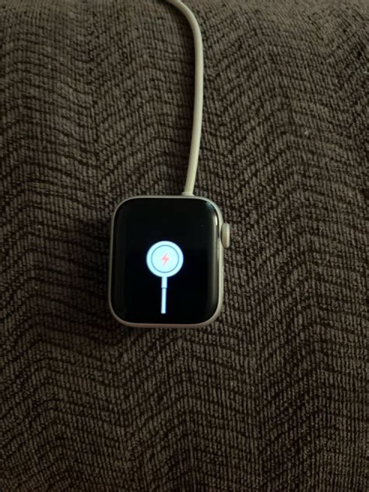 Does Apple charge your card right away?