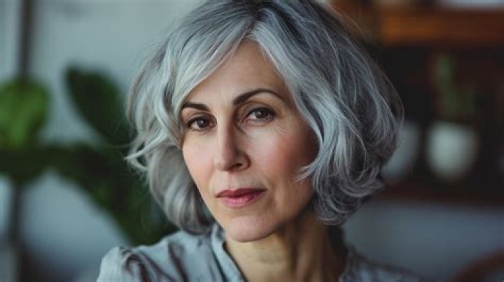 Does baking soda whiten GREY hair?