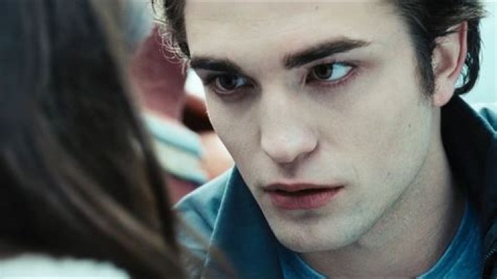 Does Robert Pattinson hates Edward?