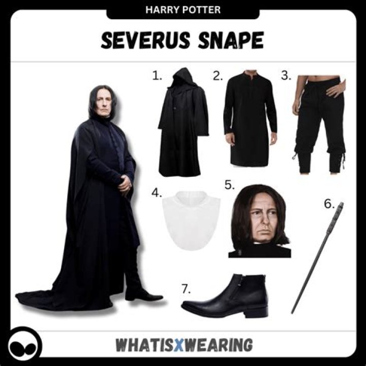 Does Snape wear a cape?