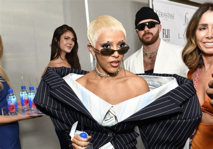 Doja Cat Calls Fans "Dumb," Gets Called Out