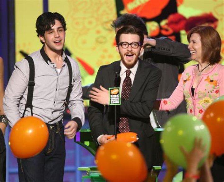 Drake Bell (TV Actor) - Age, Birthday, Bio, Facts, Family, Net Worth, Height & More