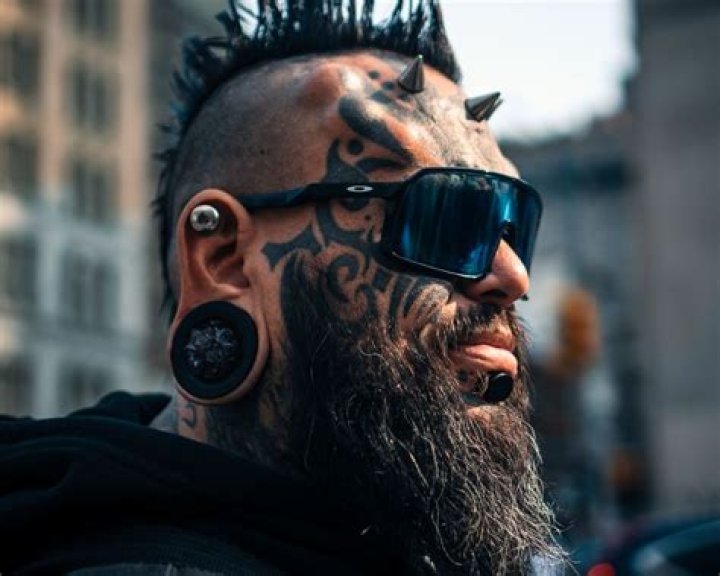 Emilio Gonzalez (Tattoo Artist) - Age, Birthday, Bio, Facts, Family, Net Worth, Height & More