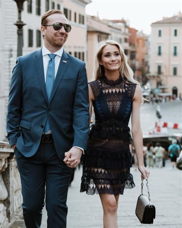 Emily Finn OAN Age, Wikipedia, Husband: Is She Married?