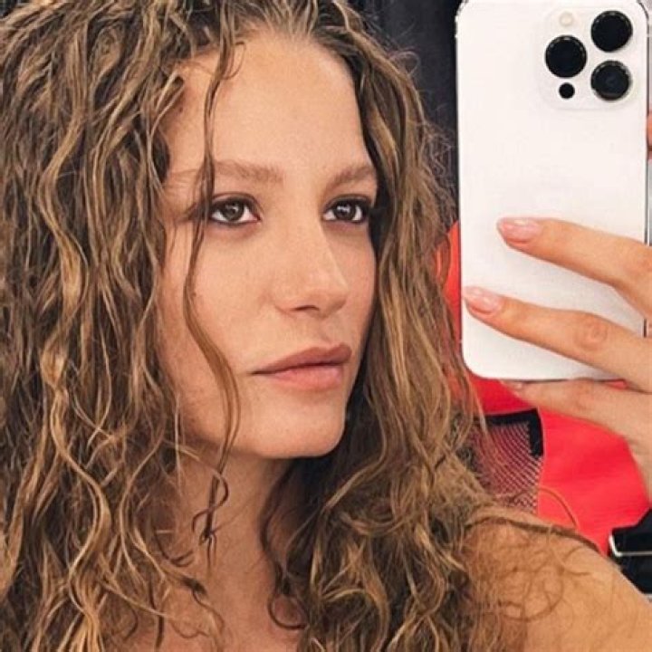 Emily Ratajkowski Once Again Shows Off Her Butt in a Bikini — And Her Instagram Followers Love It!