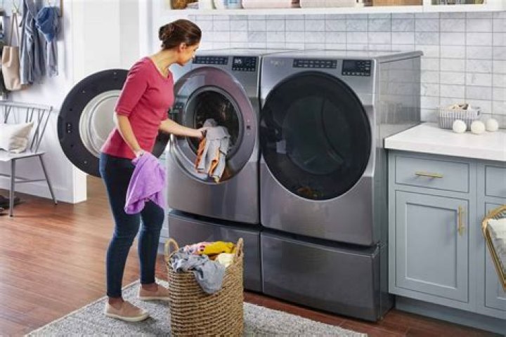Fans Rave Carrie Underwood Reveals She Has a Washer and Dryer Inside Her Closet: ‘It’s Genius!’
